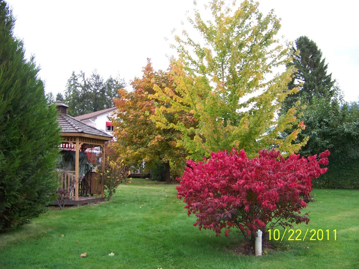 Bavarian Orchard Motel Creston Exteriér fotografie